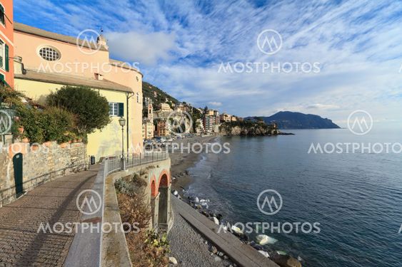 beach and promenade in Sori