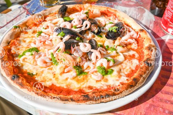 Seafood Pizza