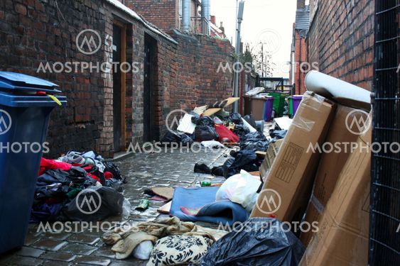 Beskidte back street alley