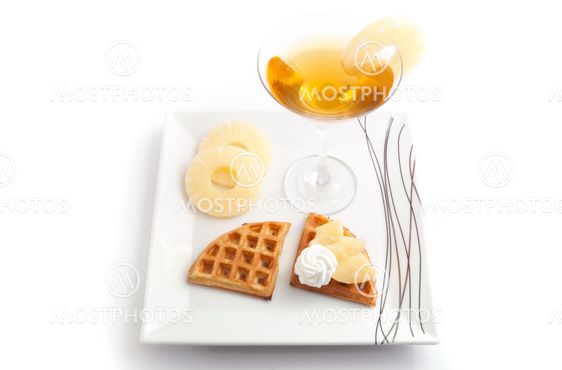 Pineapple Tart Slices with Juice