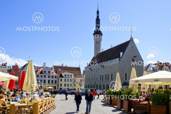 Tallinn old town square