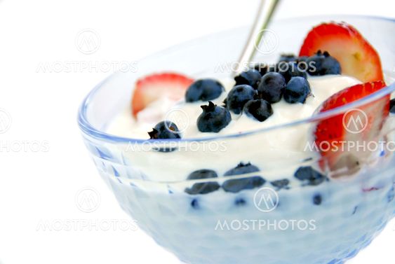 Yogurt and berries