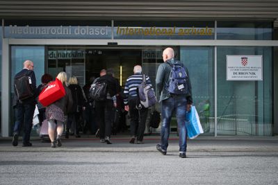 Dubrovnik airport med resenärer