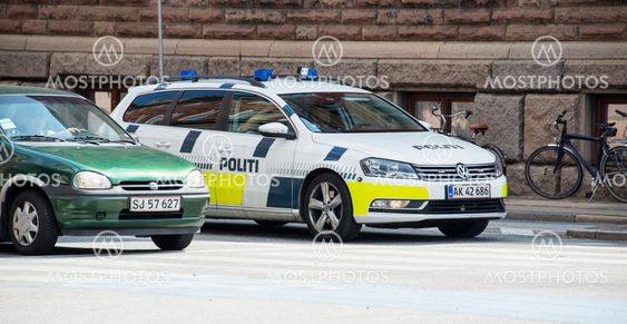 Dansk polisbil, Politi