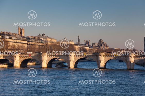 Pont Neuf, Paris, Ile de France, France