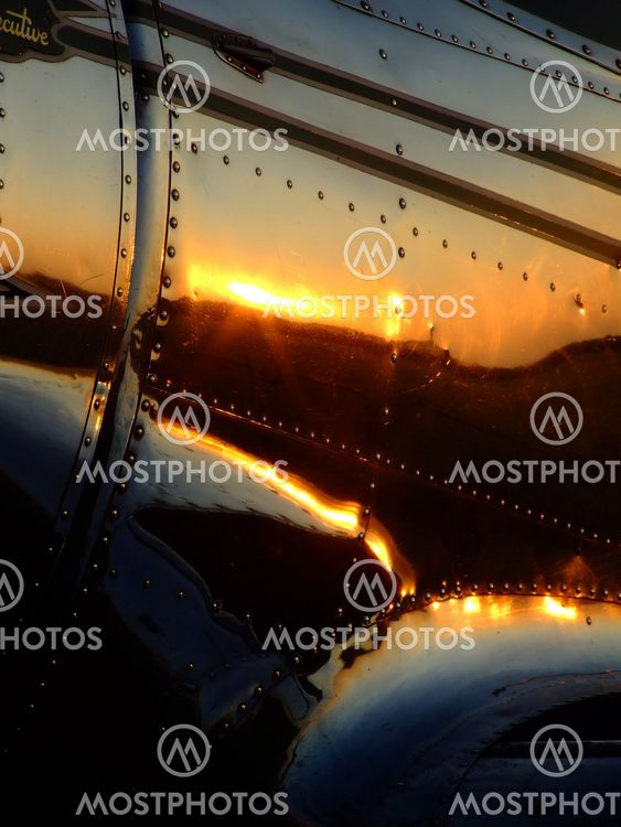 Plane Polished Aluminium