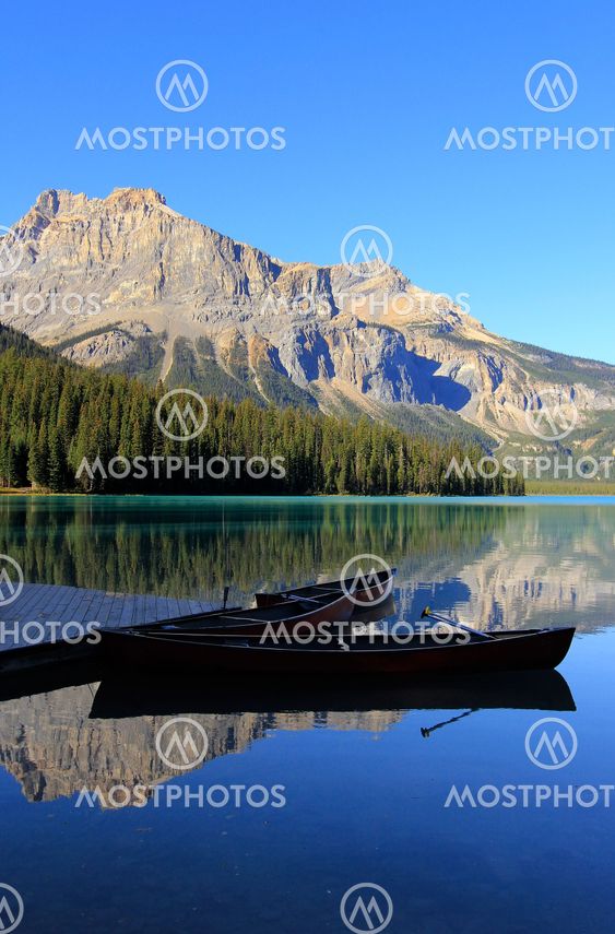 Emerald Lake, Yoho National Park, British Columbia, Canada