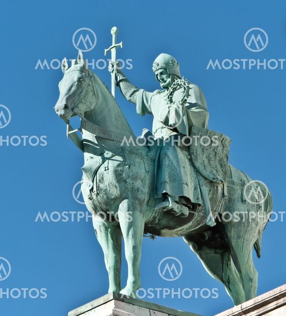 King Louis on horseback statue