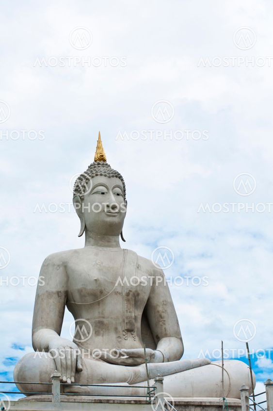 Peace of Buddha statue