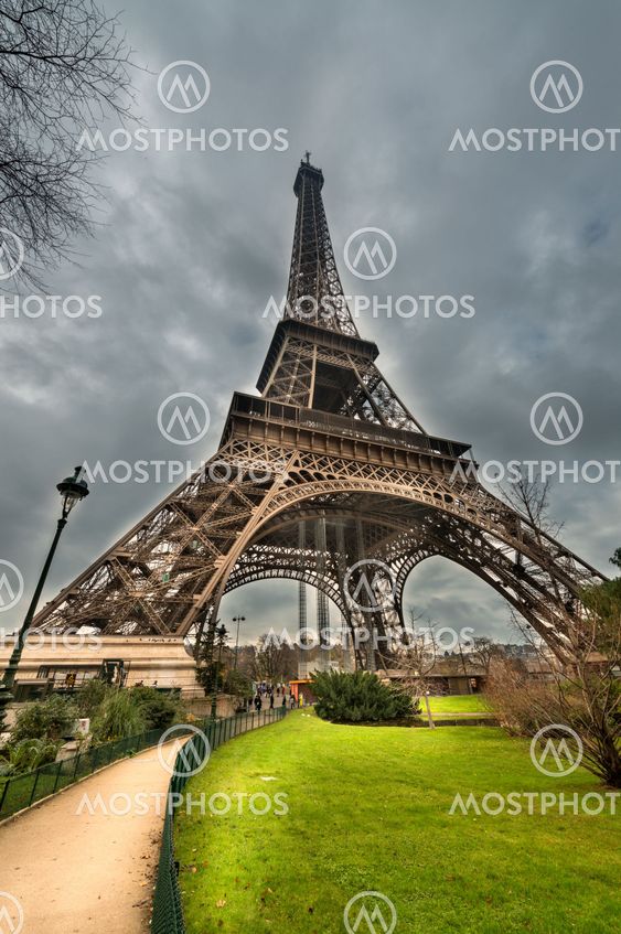 Magnificence of Eiffel Tower, view of powerful landmark structure, Paris