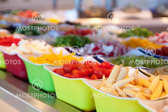 Baby majs och färska grönsaker på Salad Bar