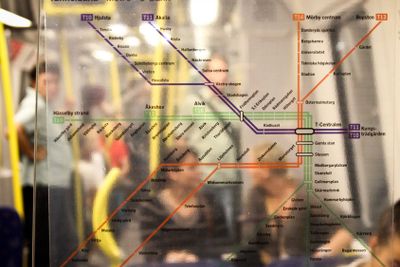 Stockholms tunnelbana karta i vagn