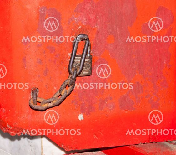 Chain and padlock.