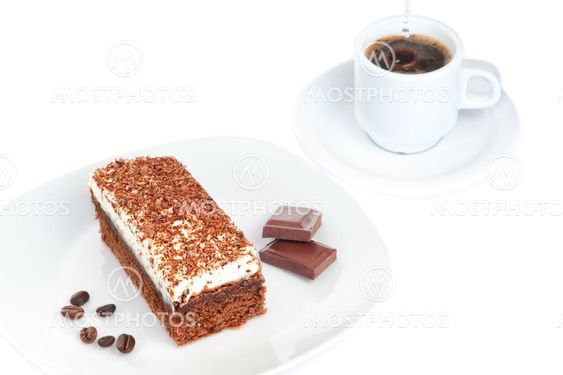 Morgenmad kage stykker chokolade og kaffe. På en hvid baggrund.