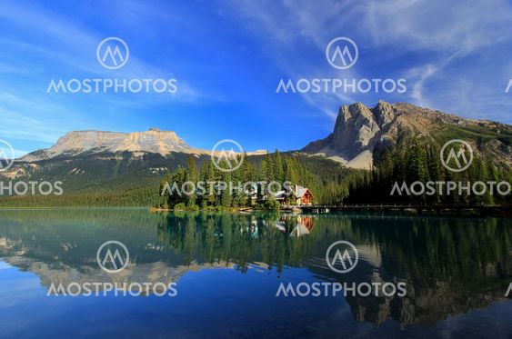 Emerald Lake, Yoho National Park, British Columbia, Canada