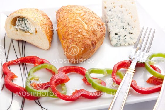bread stuffed with blue cheese