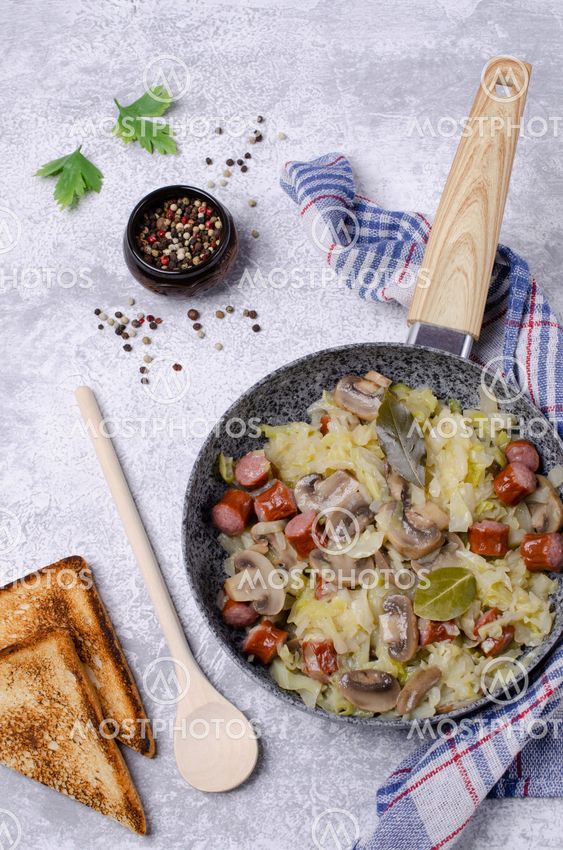 Stewed vegetables with sausages