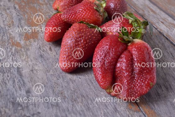 Sweet Strawberry's on Plank