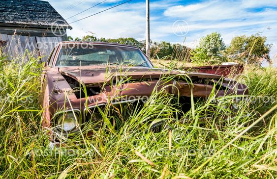 Old wrecking car