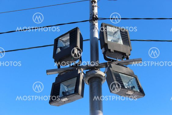 lantern, 4 lamps, lighting pole, wire, urban