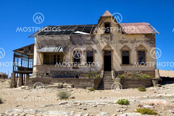 ruine of an old house in kolmanskop namibia africa