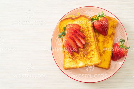 french toast with fresh strawberry