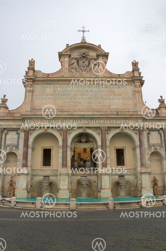 Fontana dell' Acqua Paola, dedicated to Pope Paulus Quintus