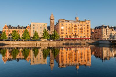 Sommarkväll vid Motala ström i Norrköping