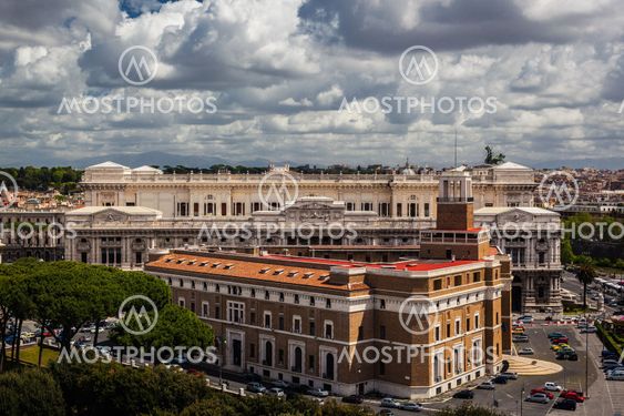 Italian city Rome overview