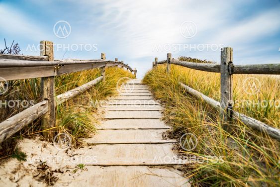 walkpath to the beach