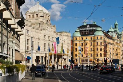 Hamngatan och Dramaten
