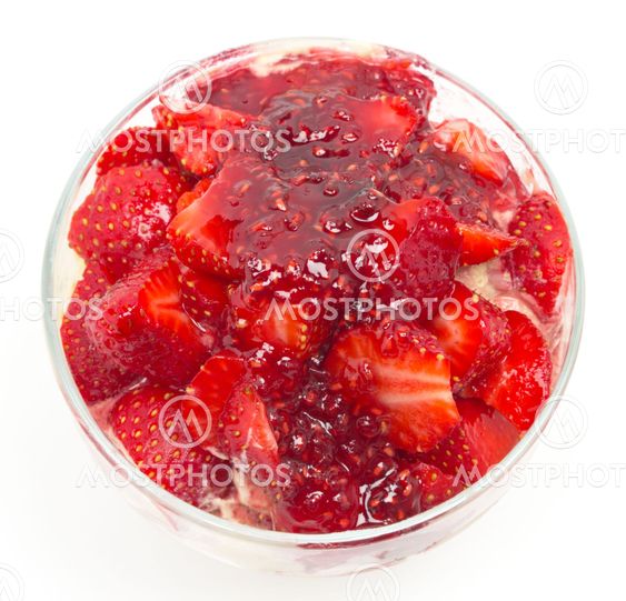 Ice cream with fresh strawberry