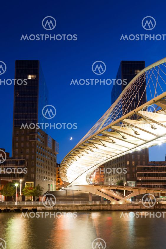 Zubizuri bridge, Abandoibarra, Bilbao, Bizkaia, Spain
