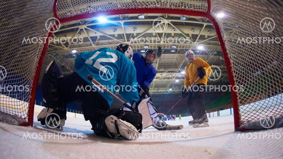 ice hockey goalkeeper