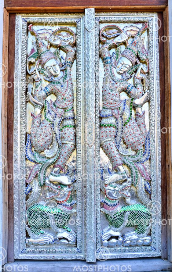 Beautiful Thai temple gate