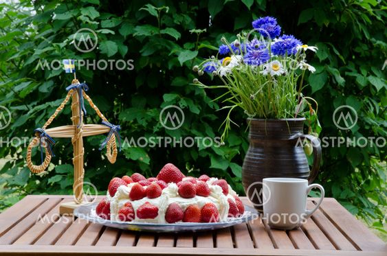 Strawberry cake at midsummer