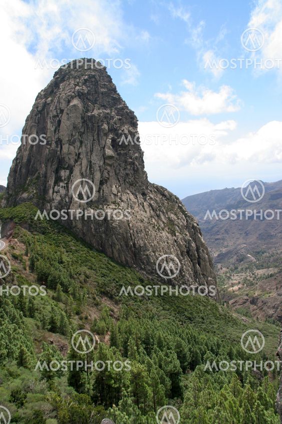 El Monumento Natural de los Roques La Gomera