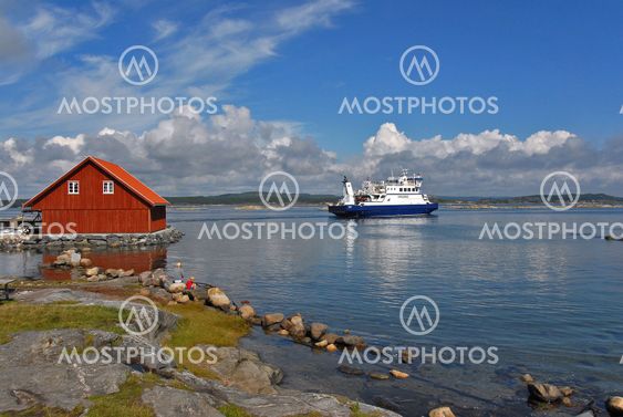The ferry goes from Jomfruland