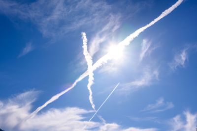 Daylight sky with jet trails