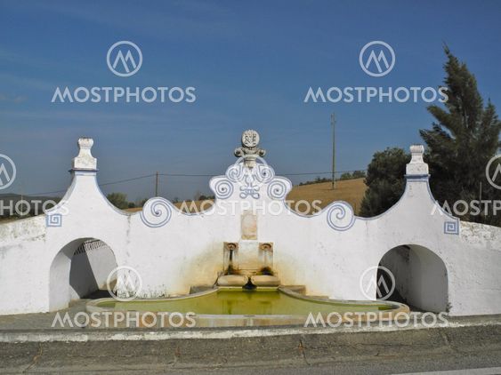 The Arraiolos Town Fountain