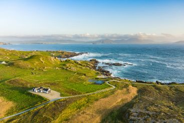 Ineuran Bay coast and cliffs, Malin Head, Ireland's...