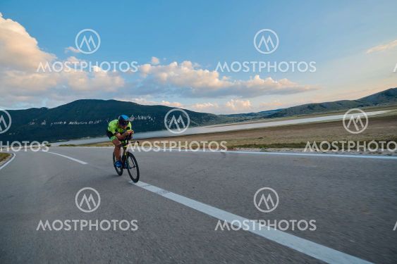 triathlon athlete riding bike