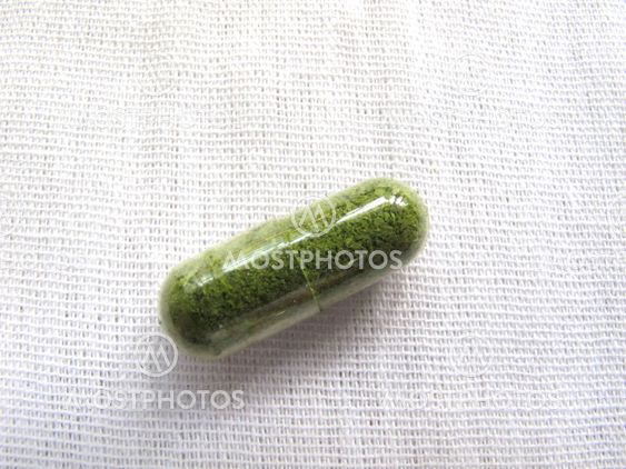 Horse radish leaves crushed into the capsule
