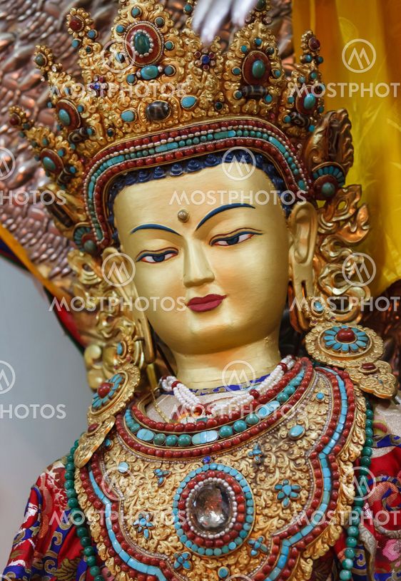 Detail of the face from buddha