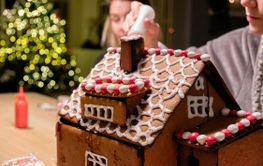 ginger bread house making