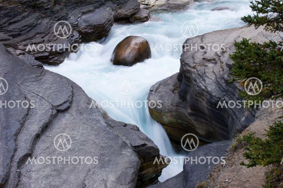 Mistaya River