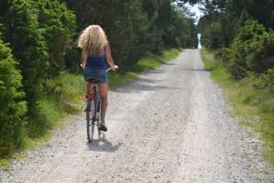 Cyklar mot vägens slut