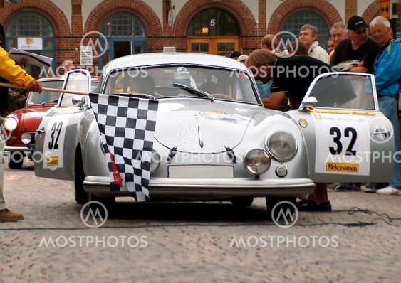 Midnattssolsrallyt - Checker Flag Start