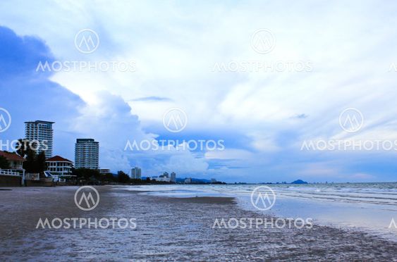 A dramatic sunset at Hua Hin beach in Thailand.