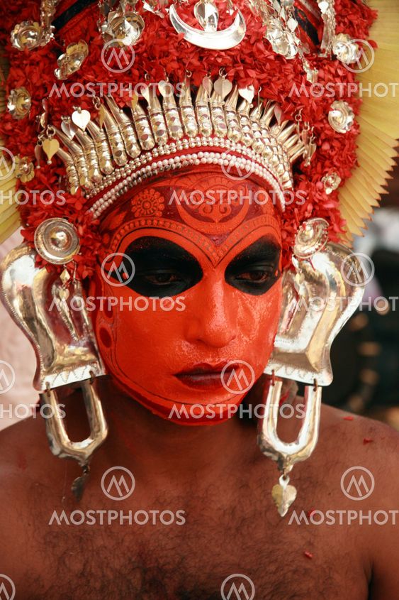 theyyam-closeup